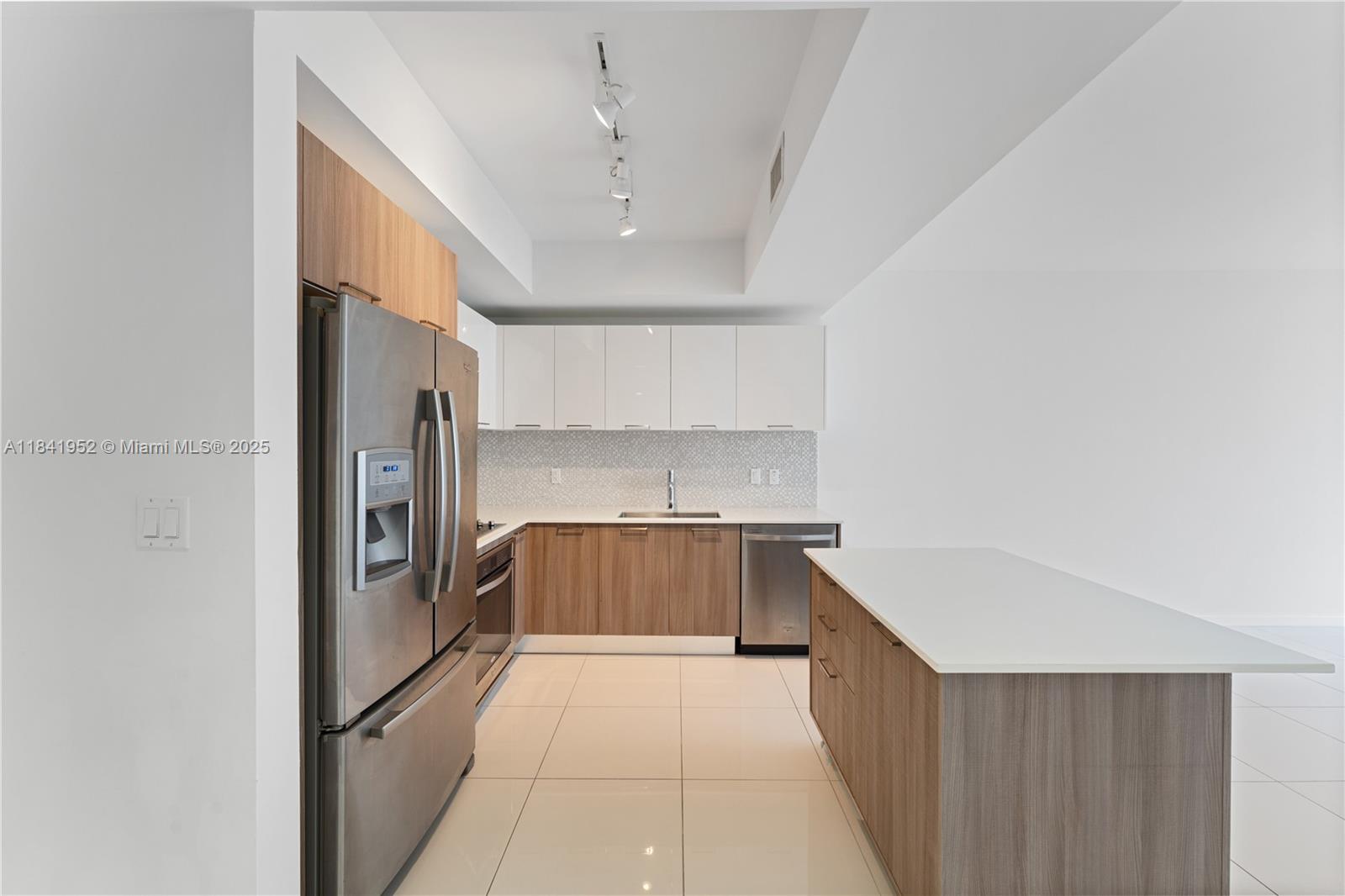 5300 NW Paseo Blvd # 805