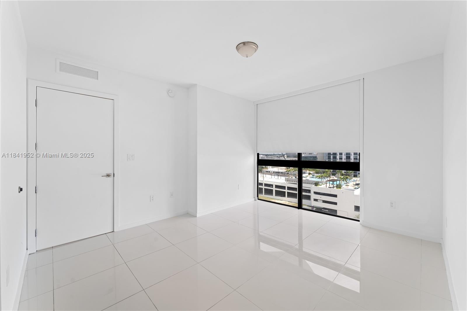 5300 NW Paseo Blvd # 805