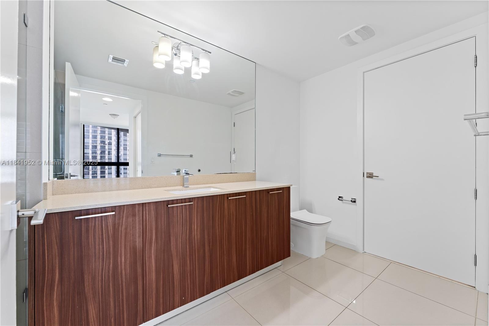 5300 NW Paseo Blvd # 805