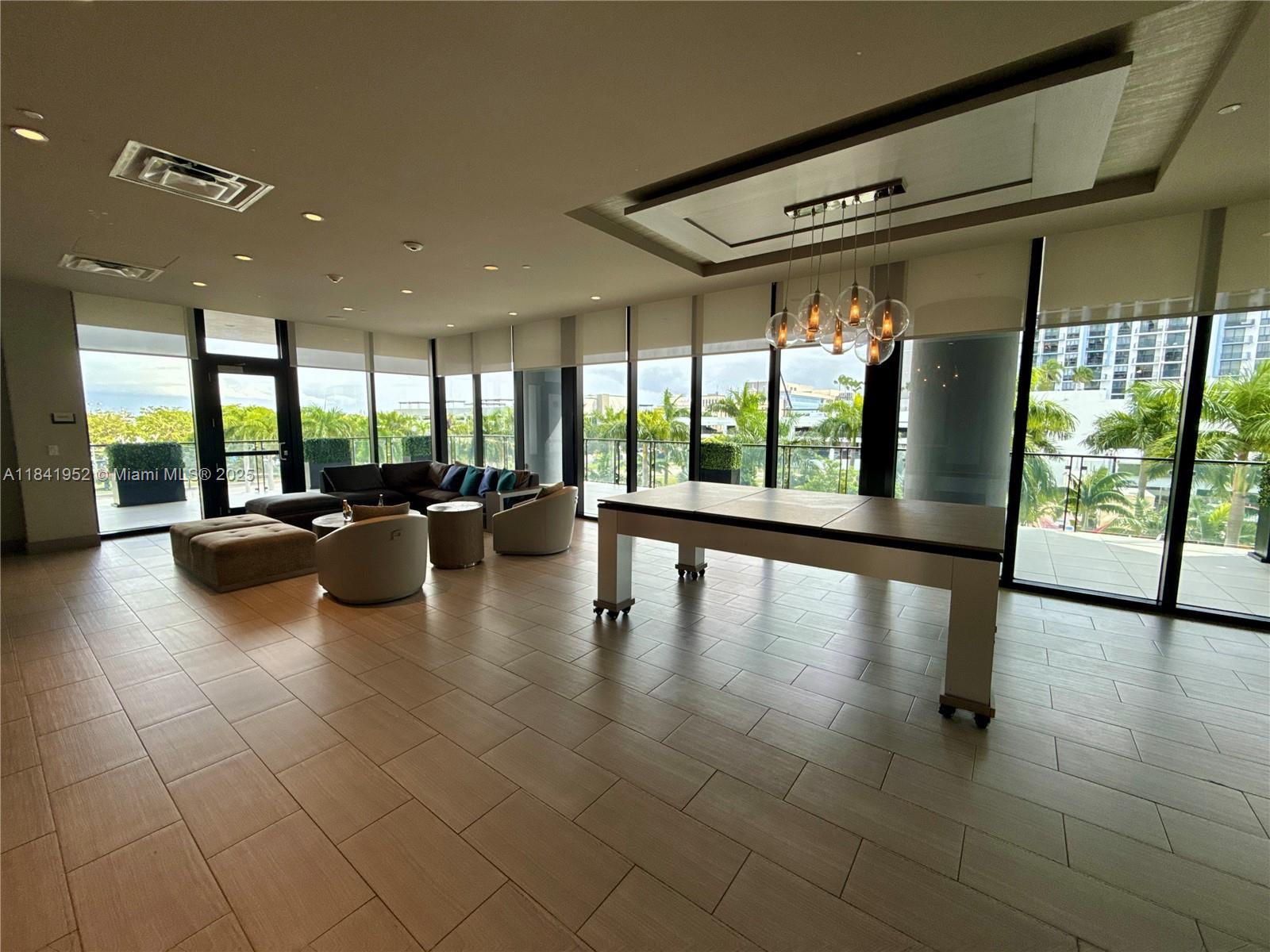 5300 NW Paseo Blvd # 805
