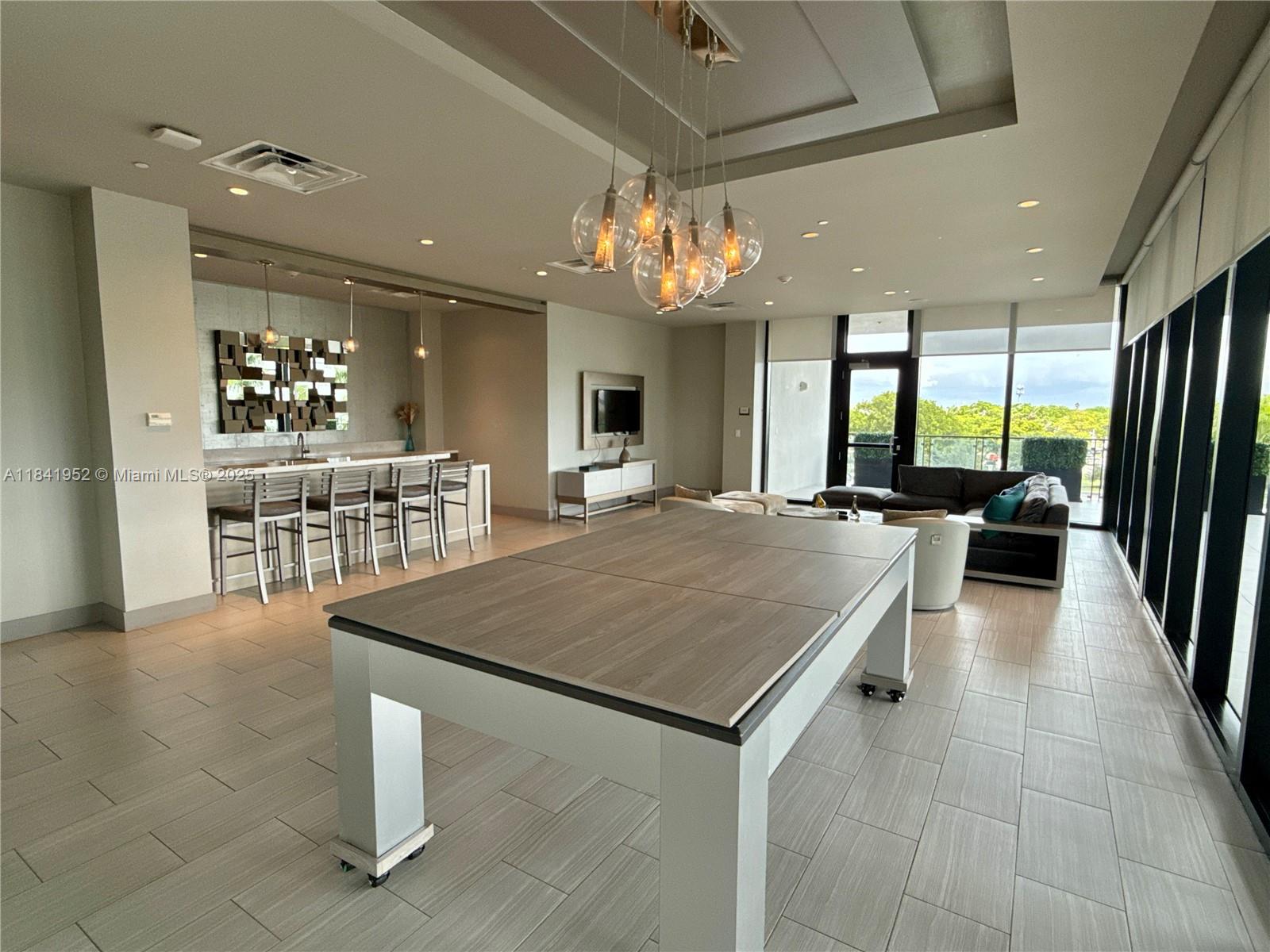 5300 NW Paseo Blvd # 805