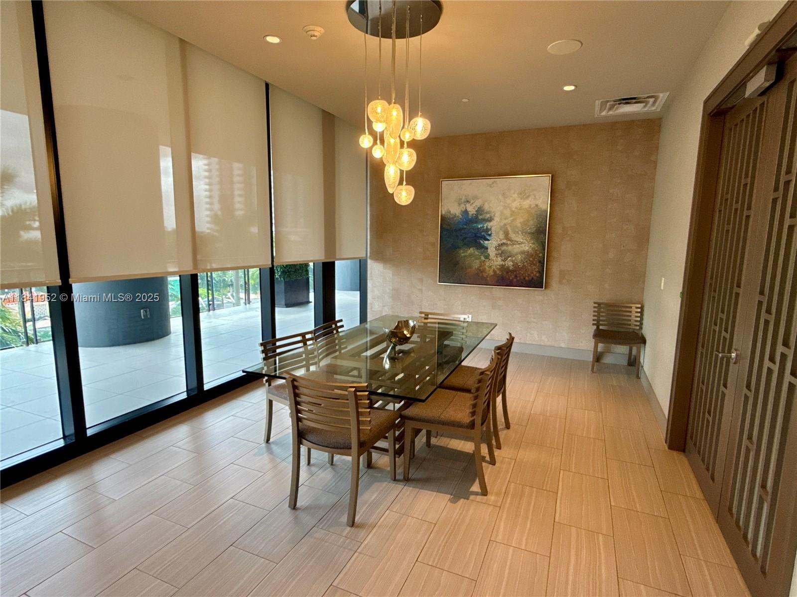 5300 NW Paseo Blvd # 805