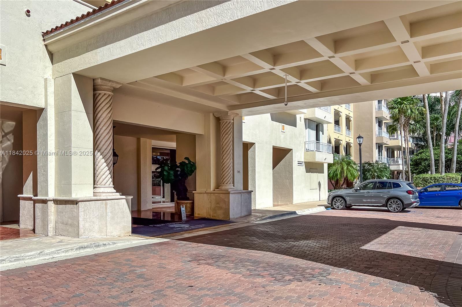 765 Crandon Blvd # 12 Unit: PH-12