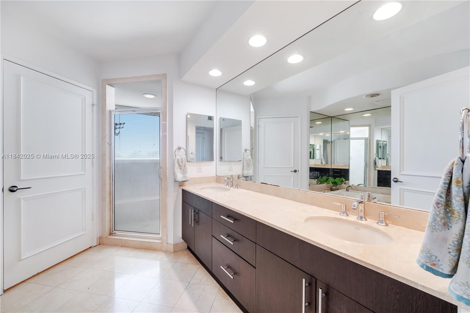 765 Crandon Blvd # 12 Unit: PH-12