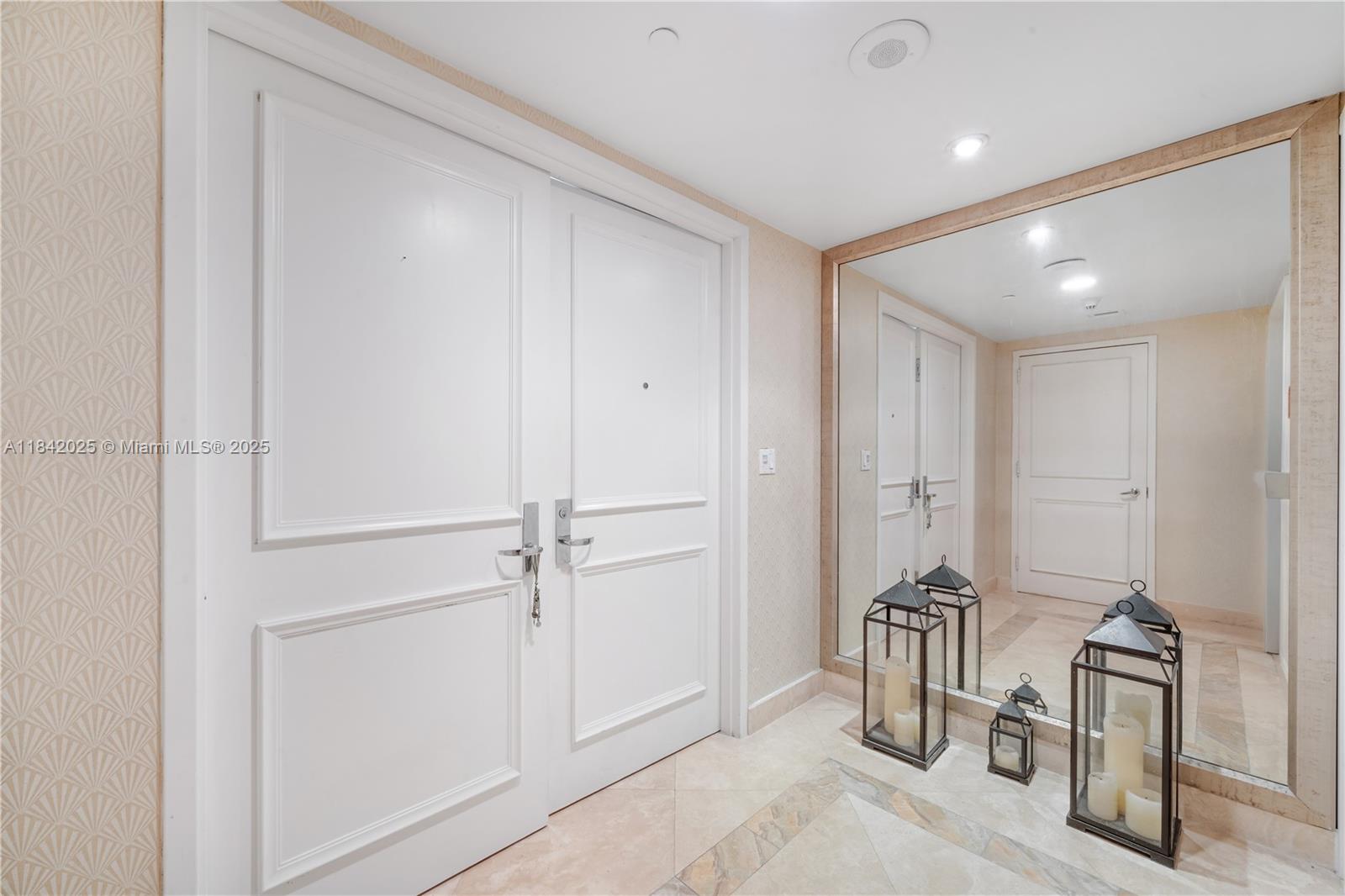 765 Crandon Blvd # 12 Unit: PH-12