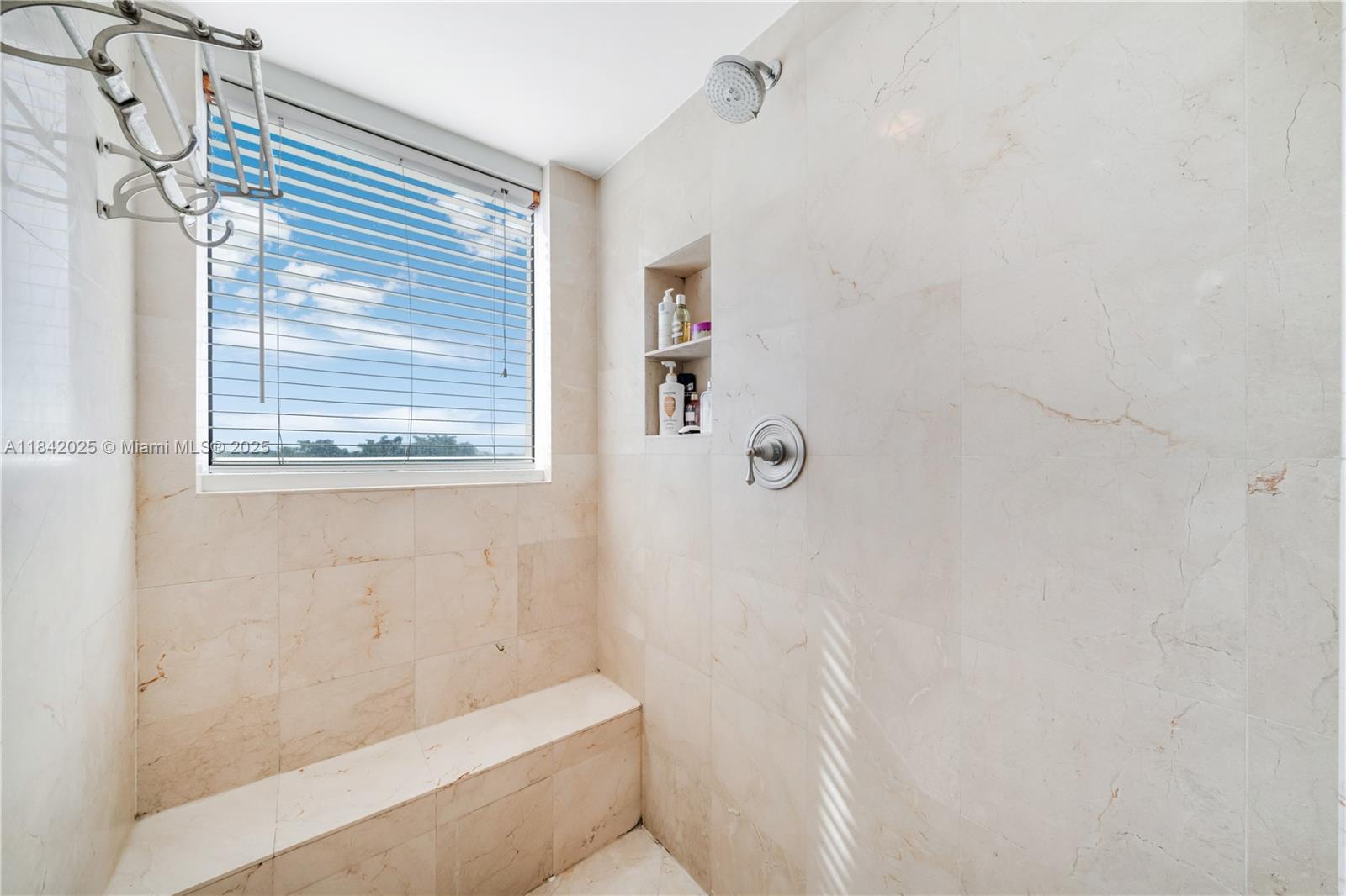 765 Crandon Blvd # 12 Unit: PH-12