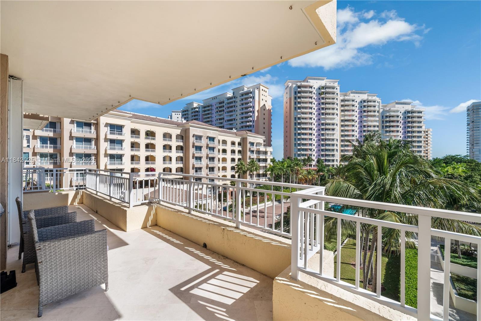 765 Crandon Blvd # 12 Unit: PH-12