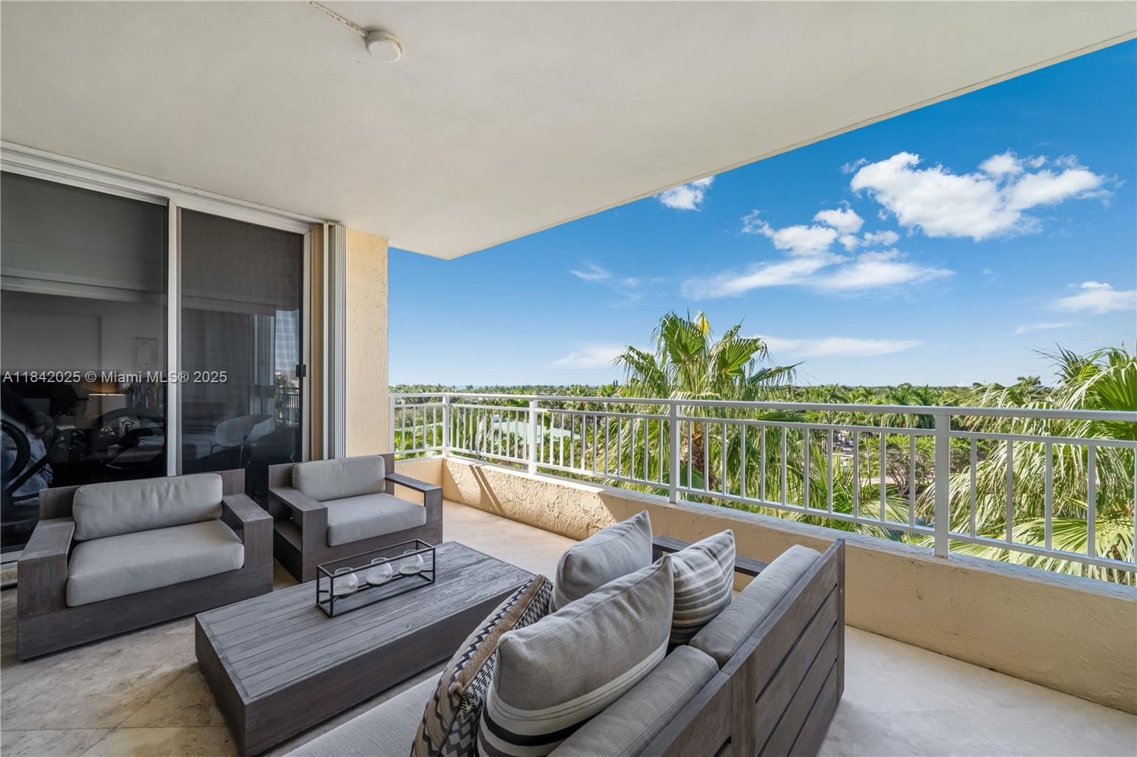 765 Crandon Blvd # 12 Unit: PH-12
