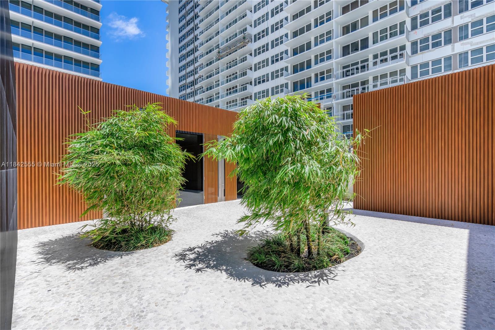 2000 S Ocean Drive # 32A