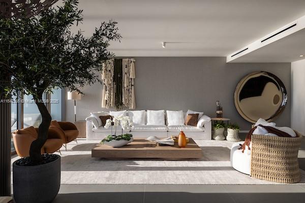 2000 S Ocean Drive # 32A