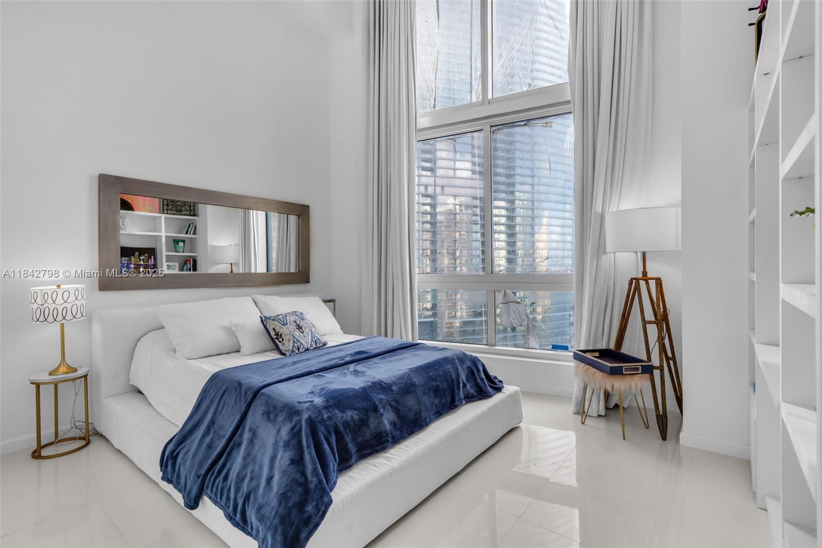 465 Brickell Ave # 2202