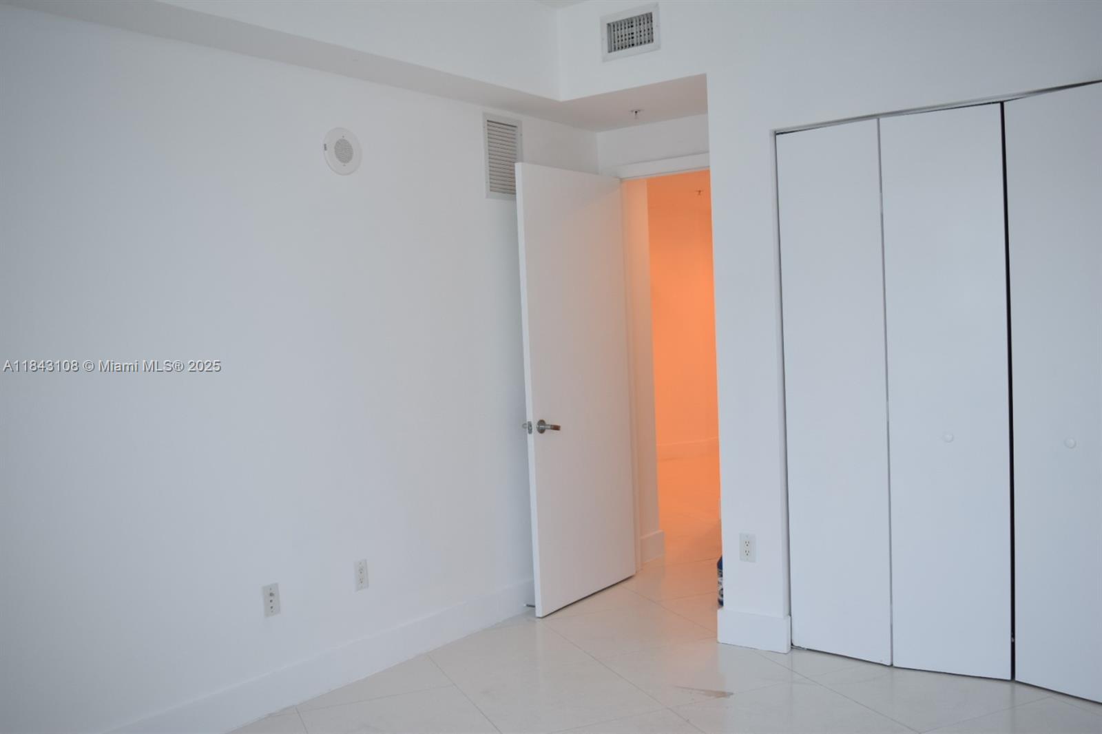 3030 NE 188 St # 604