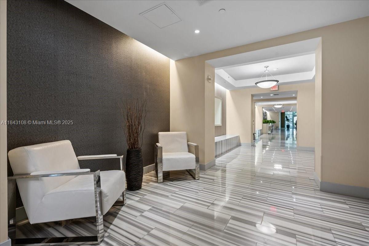 3030 NE 188 St # 604