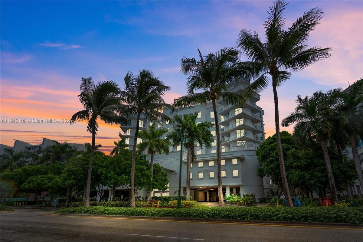 3030 NE 188 St # 604