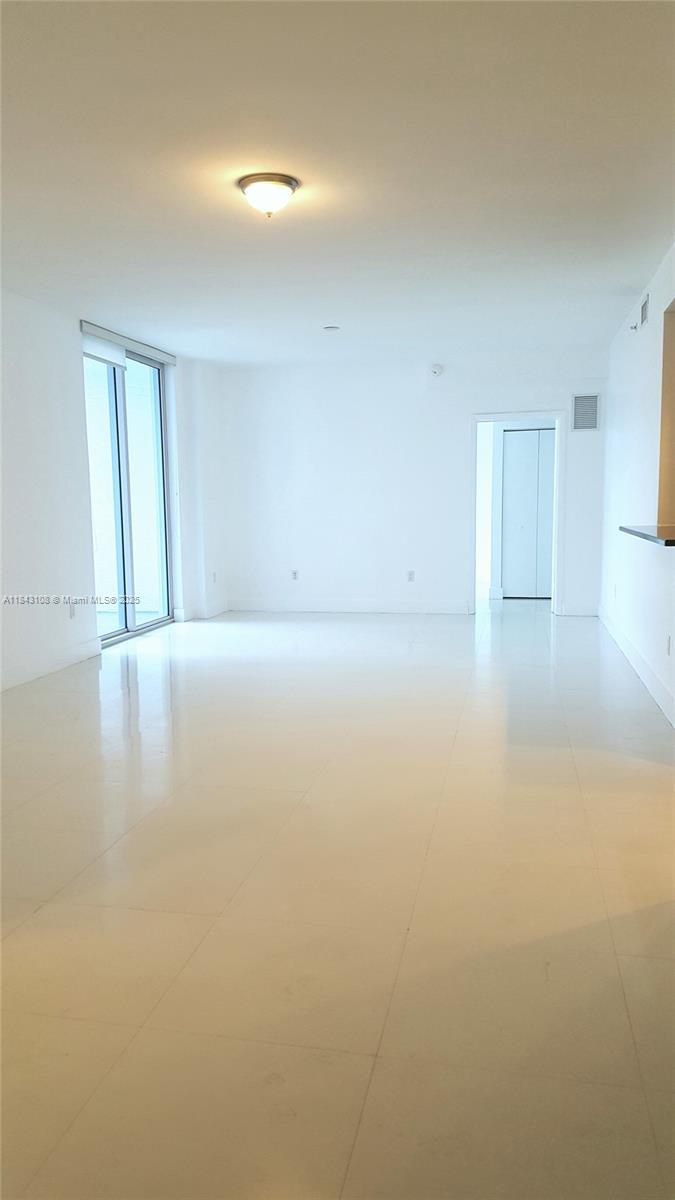 3030 NE 188 St # 604