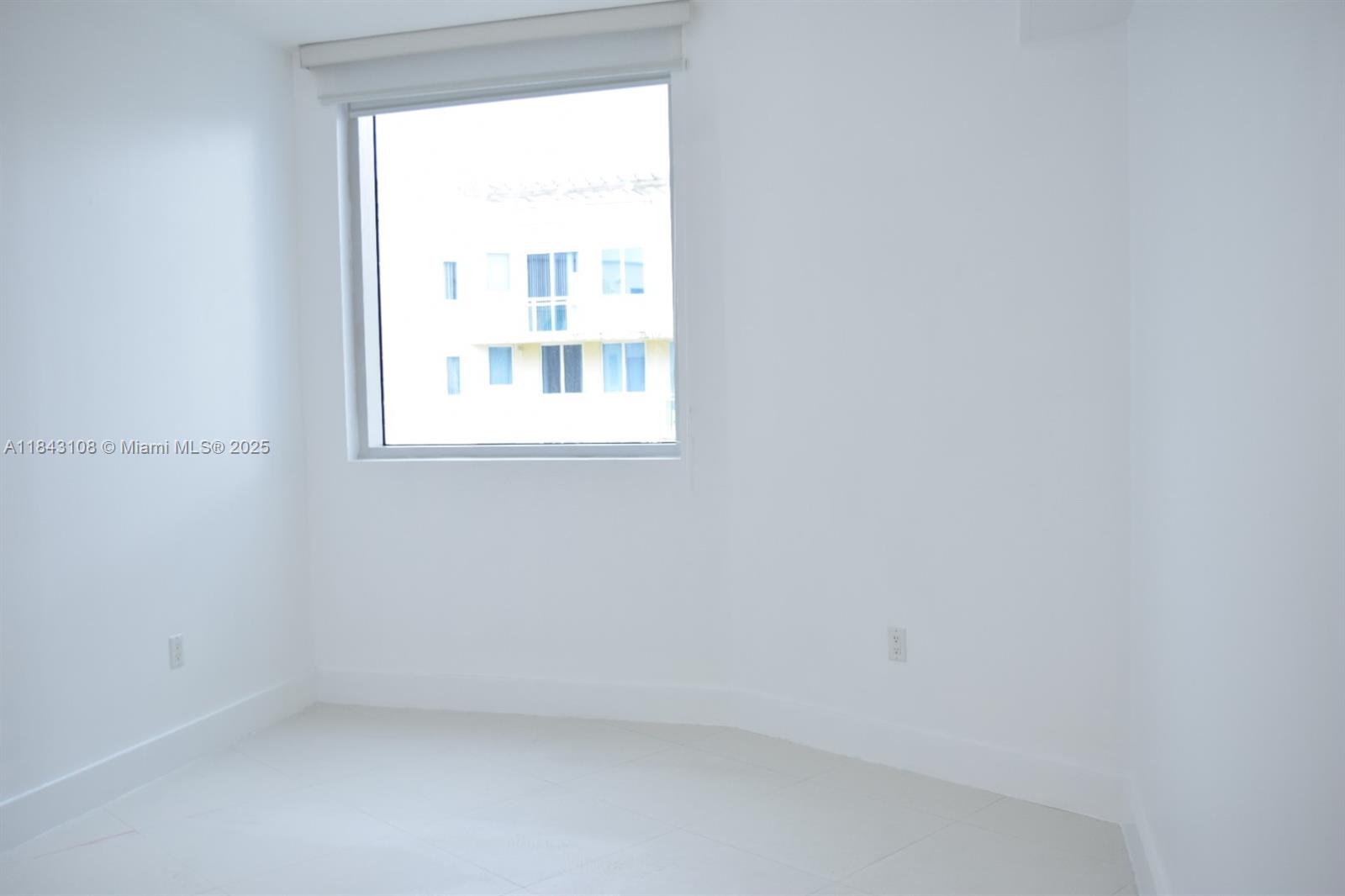 3030 NE 188 St # 604