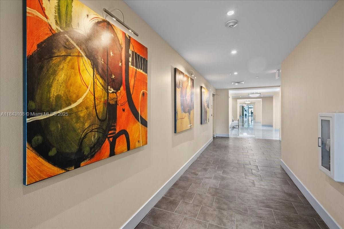 3030 NE 188 St # 604