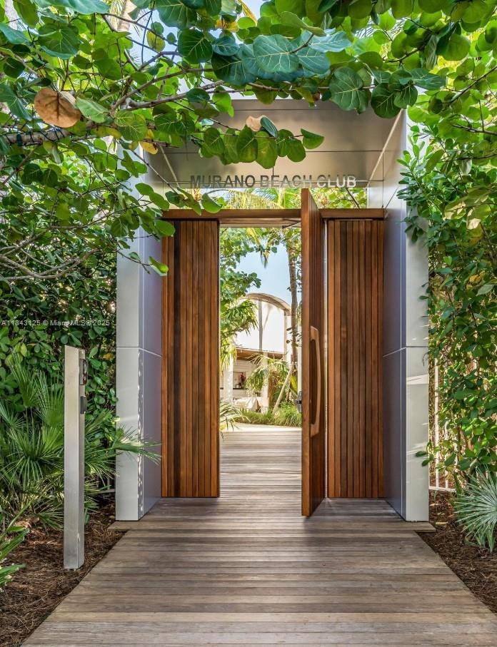 1000 S Pointe Dr # 1706