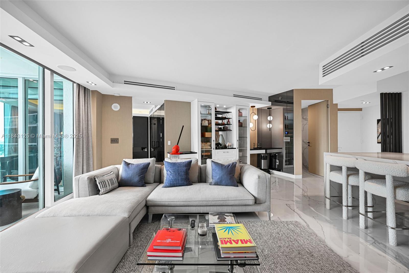 1000 S Pointe Dr # 1706