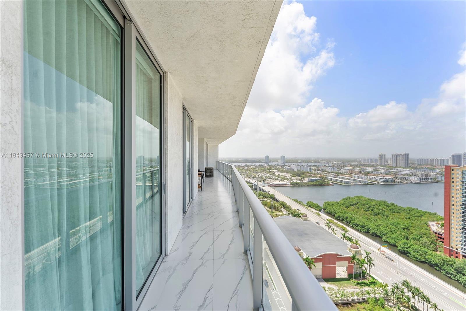 330 Sunny Isles Blvd Unit: 5-LPH03