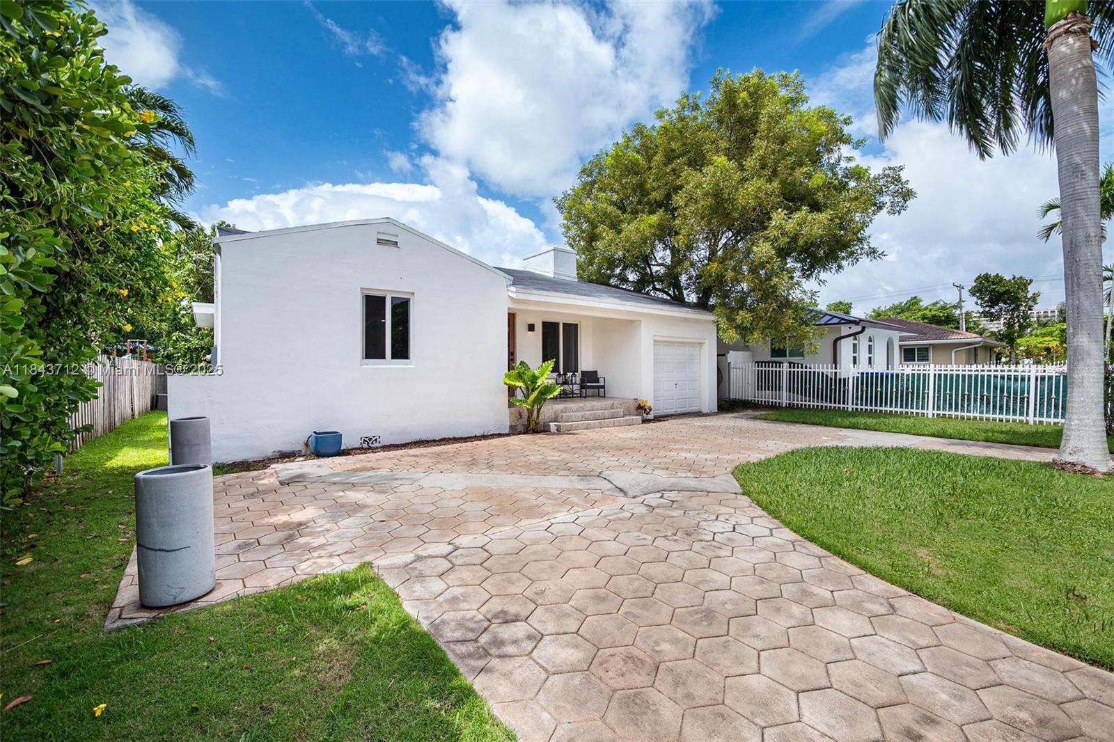 2350 SW 24th St