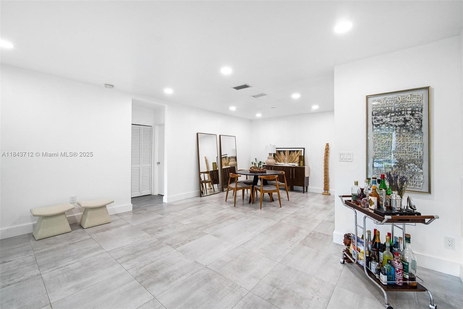 2350 SW 24th St