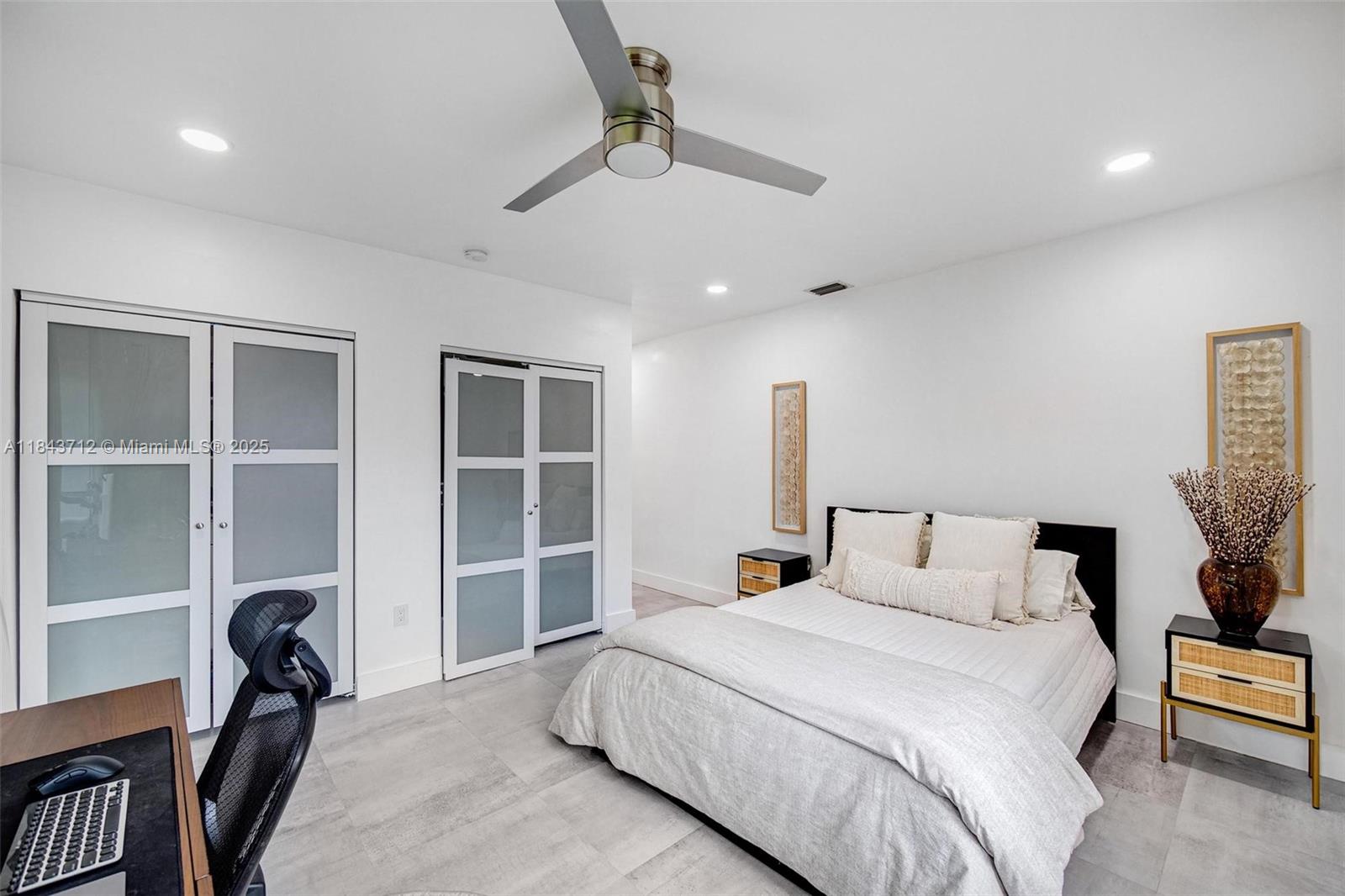 2350 SW 24th St