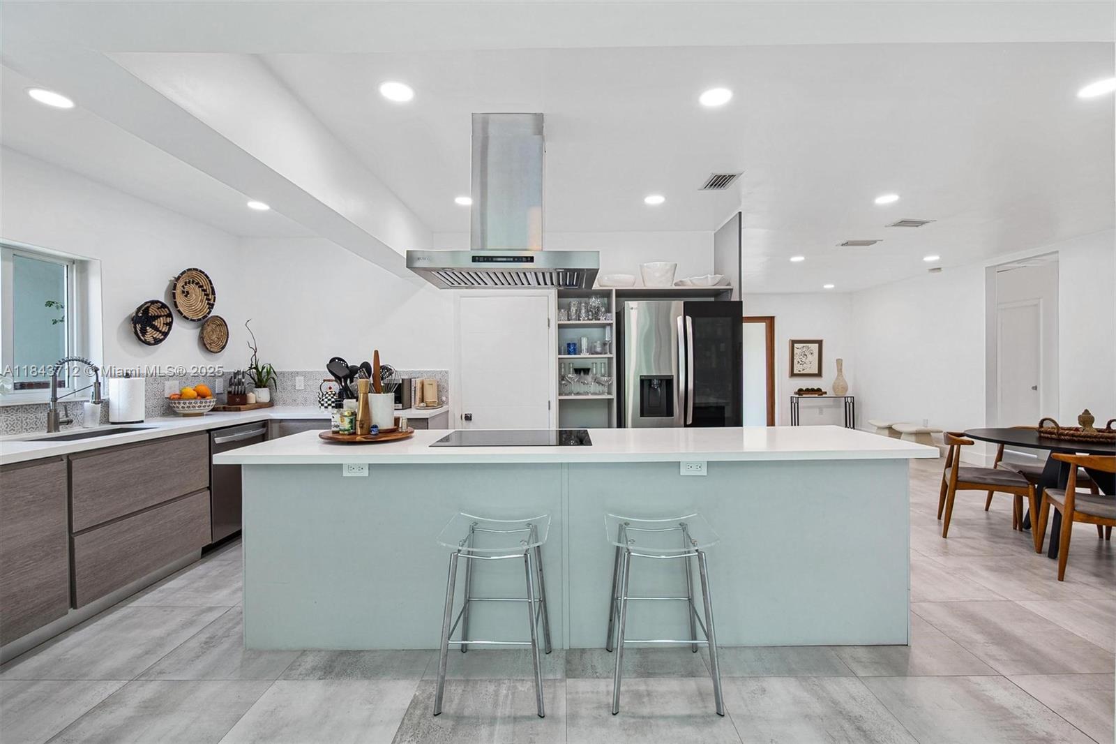 2350 SW 24th St