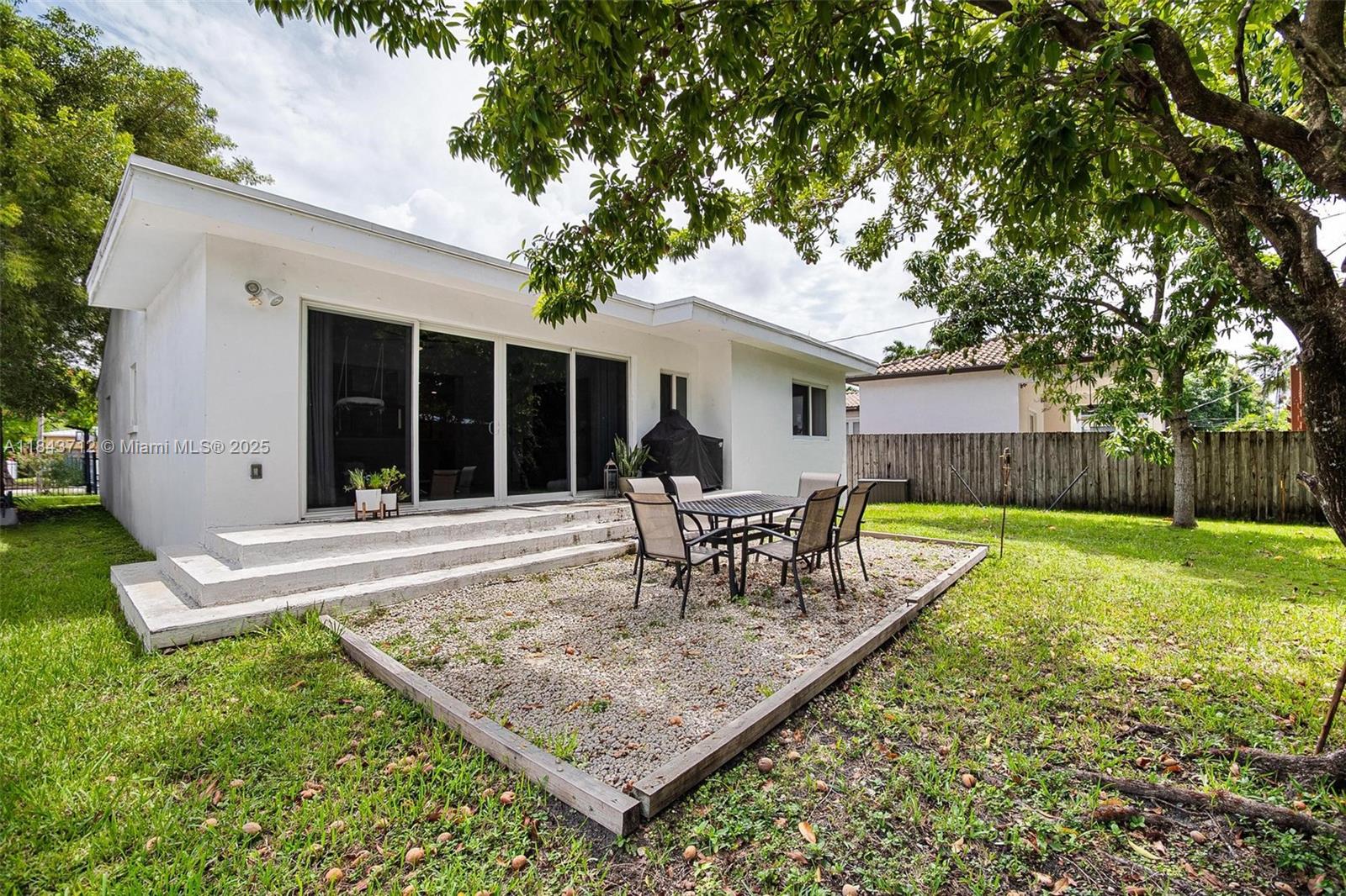 2350 SW 24th St