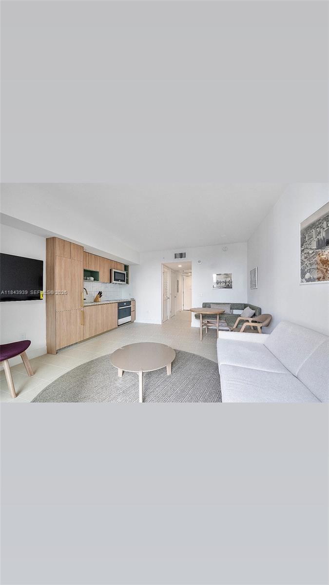 159 NE 6th St # 2903