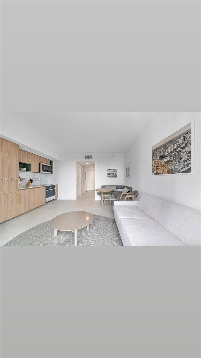 159 NE 6th St # 2903