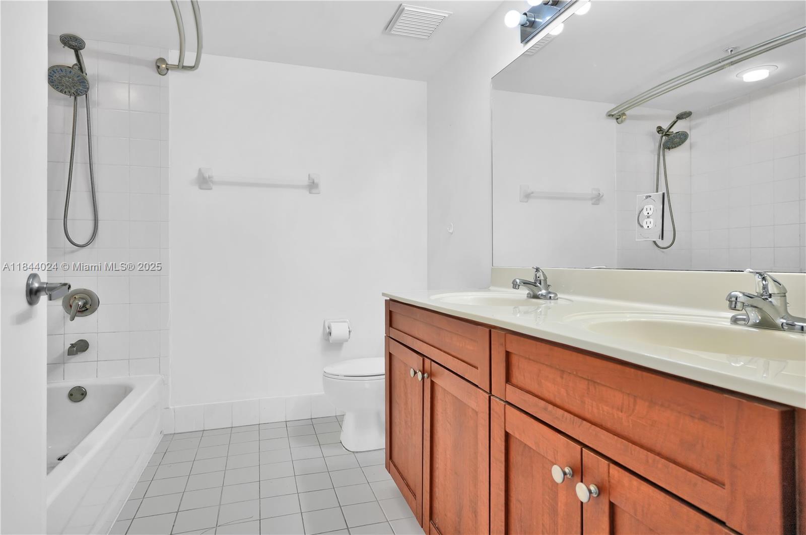 36 NW 6th Ave # 706