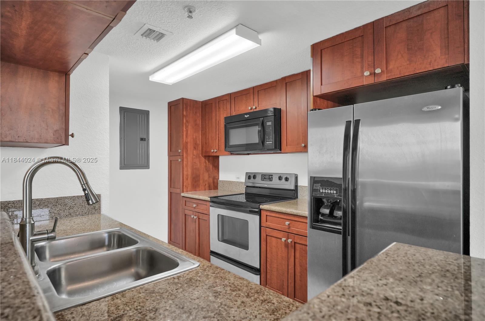 36 NW 6th Ave # 706