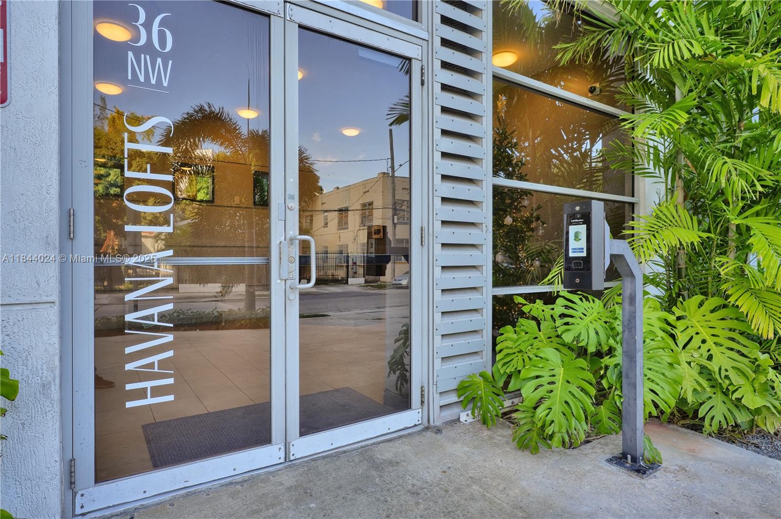 36 NW 6th Ave # 706