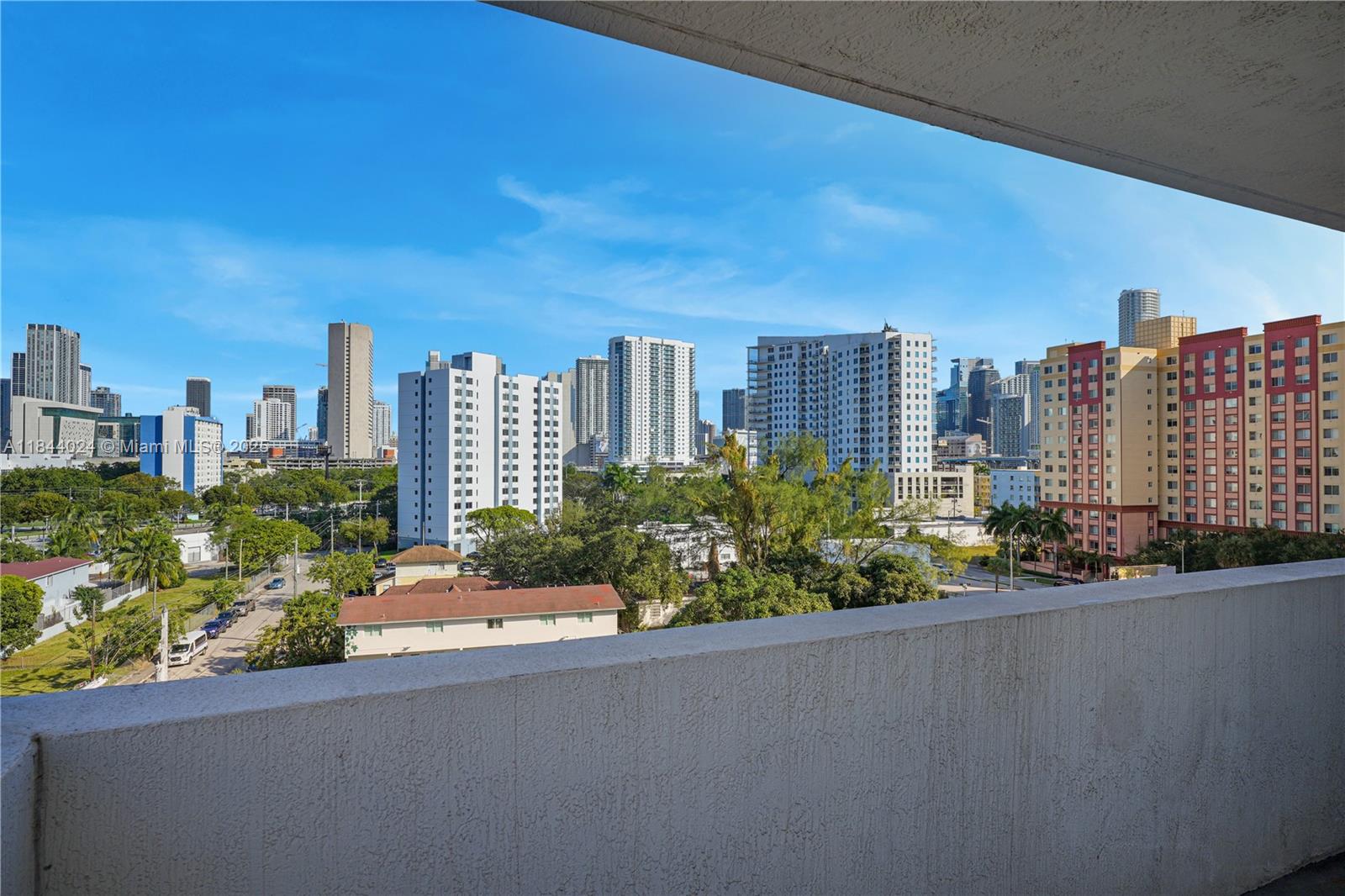 36 NW 6th Ave # 706
