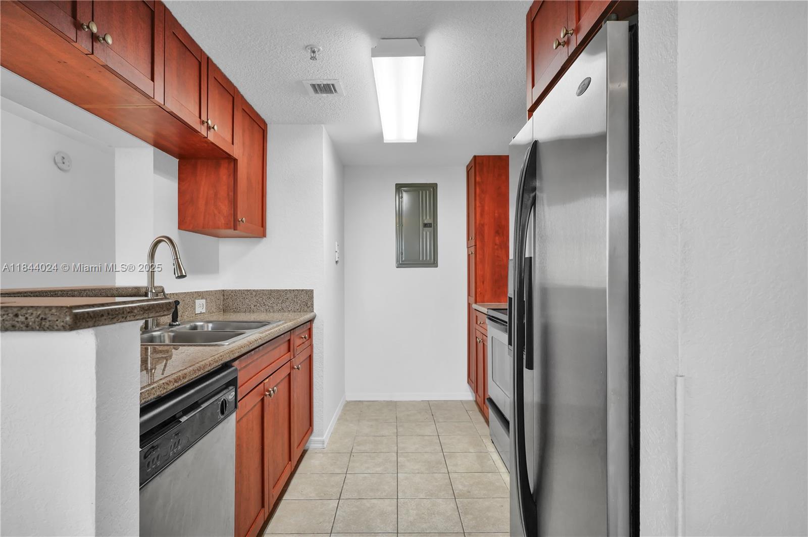 36 NW 6th Ave # 706