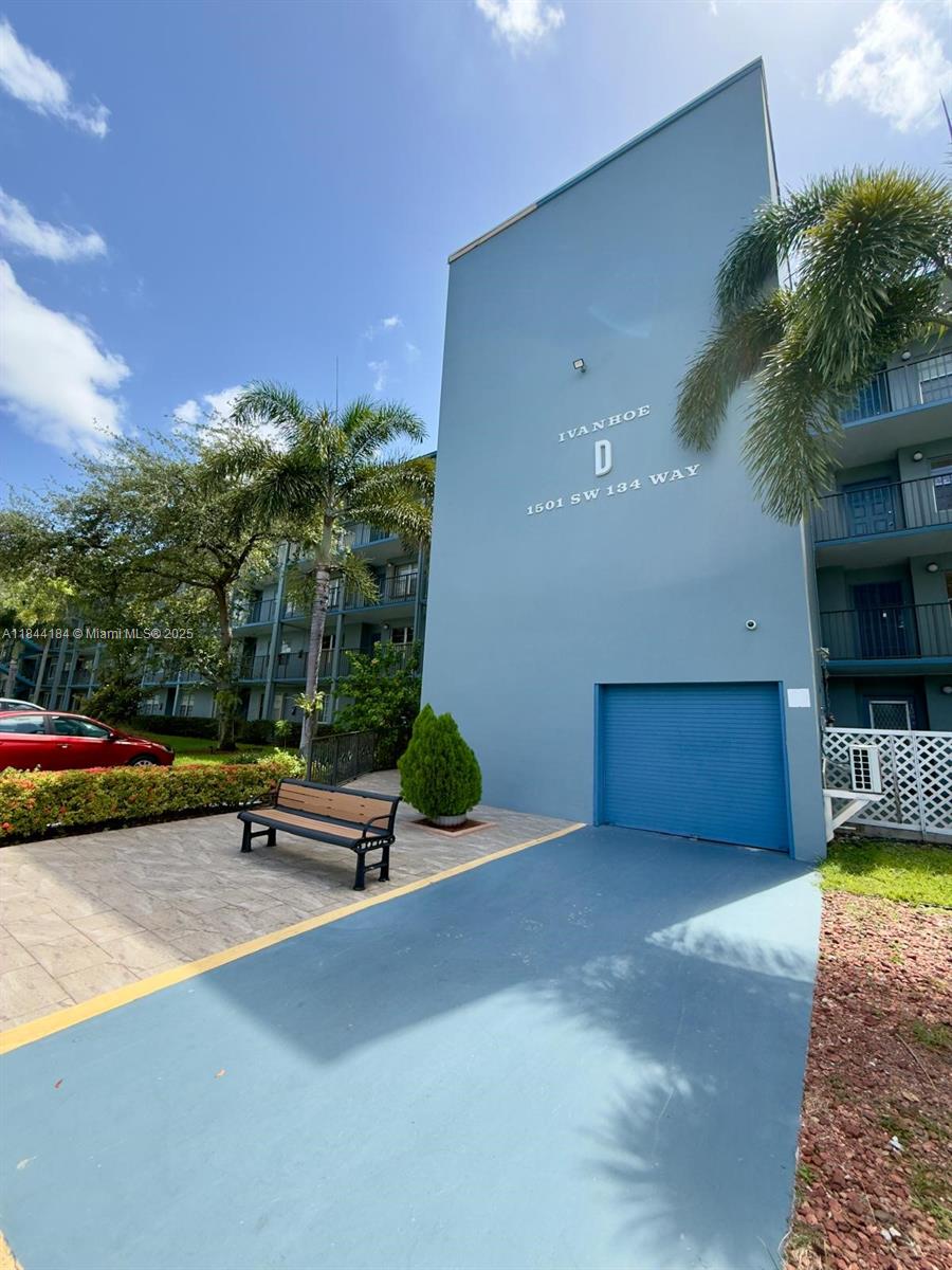 1501 SW 134th Way # 206D
