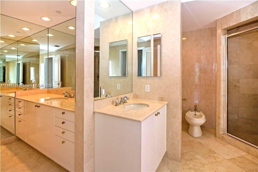 785 Crandon Blvd # 506