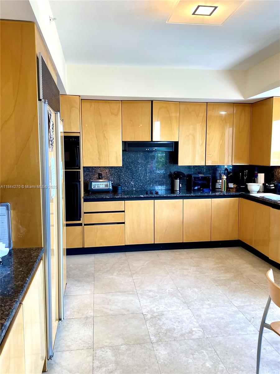 785 Crandon Blvd # 506