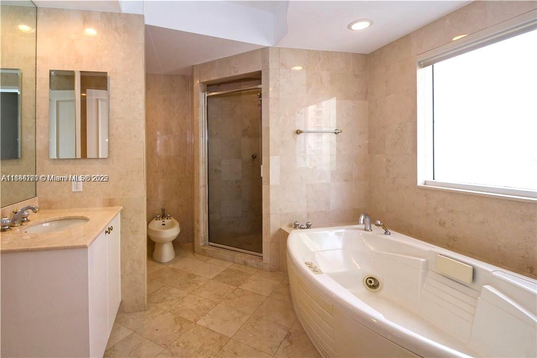 785 Crandon Blvd # 506