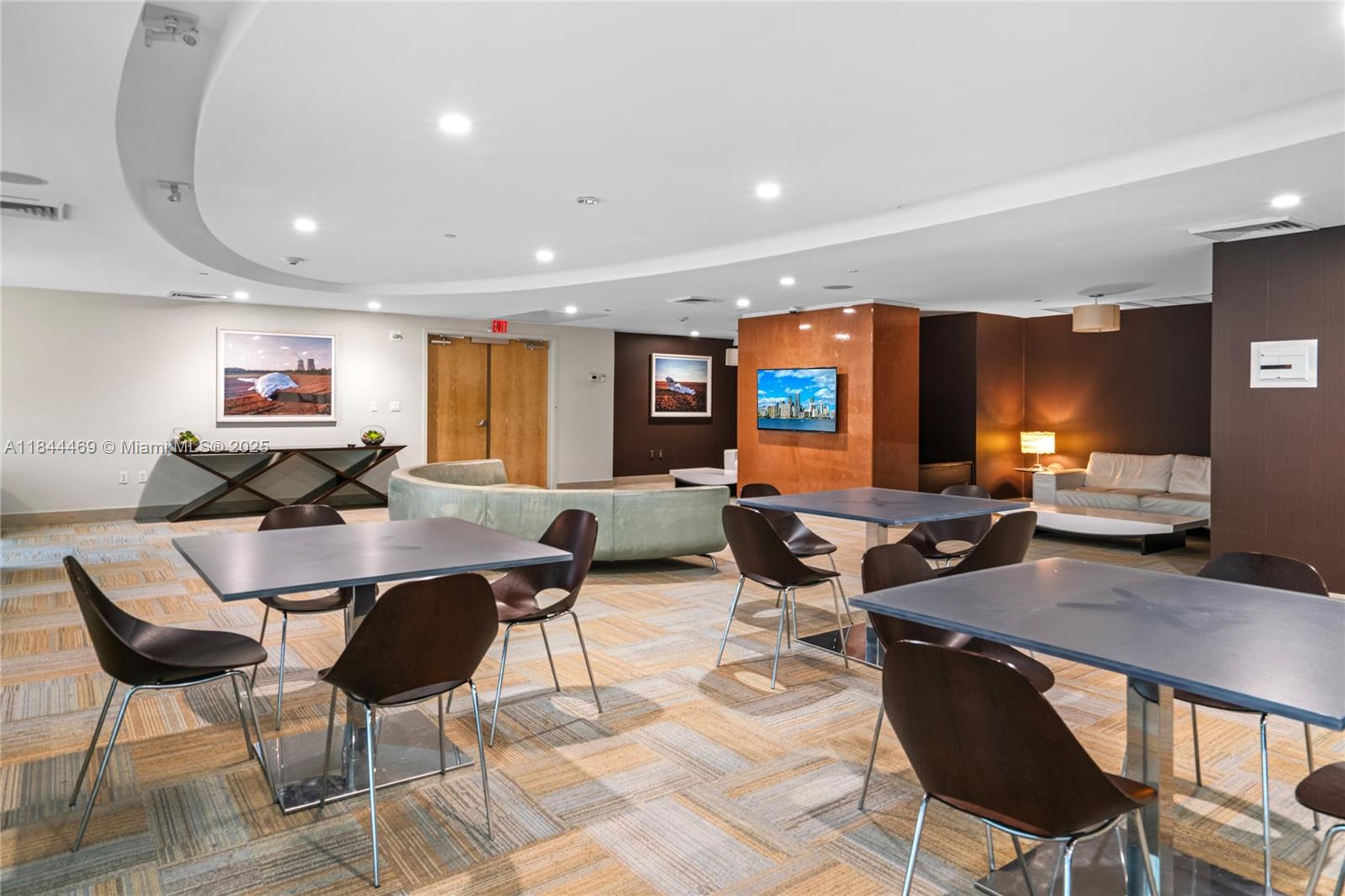 951 Brickell Ave # 1505