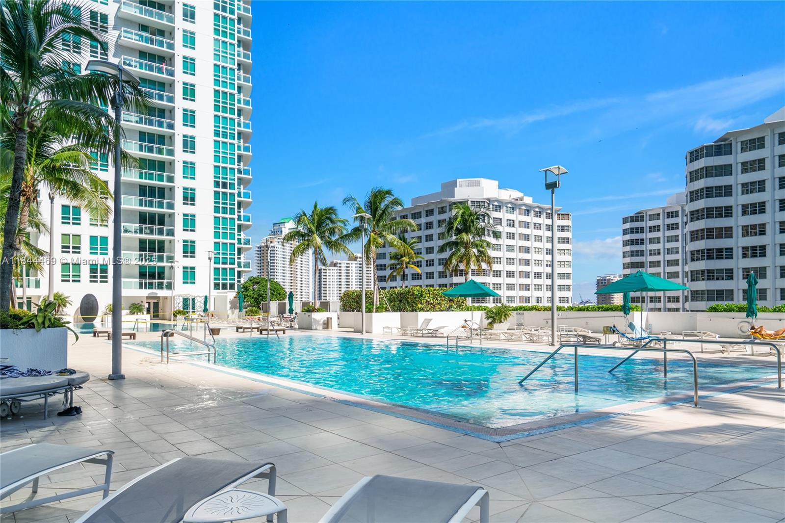951 Brickell Ave # 1505