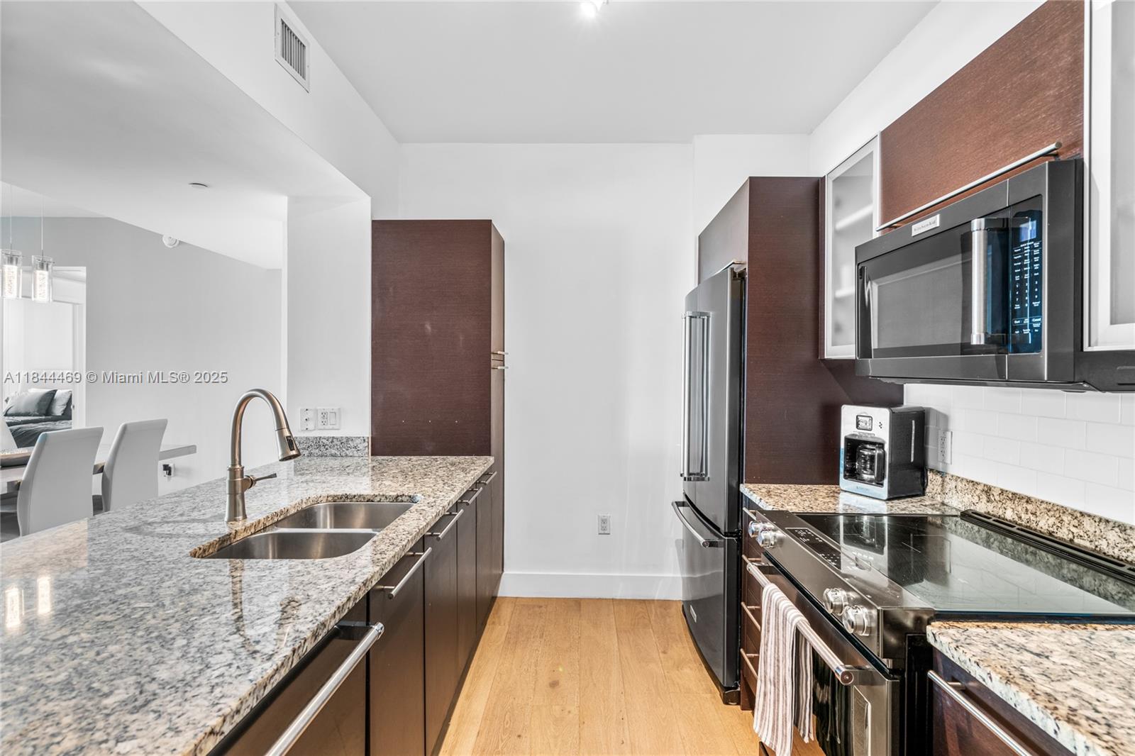 951 Brickell Ave # 1505
