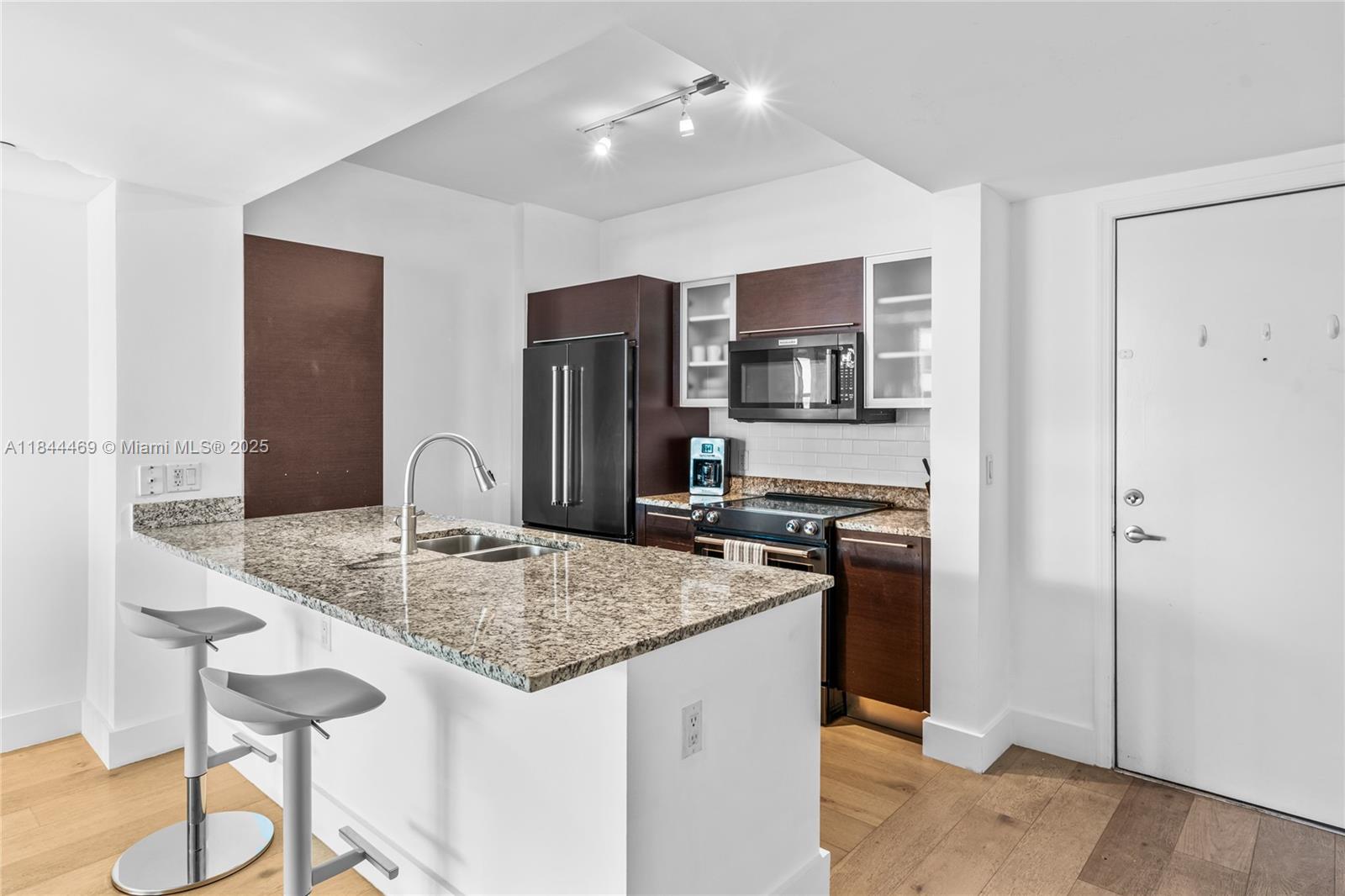 951 Brickell Ave # 1505