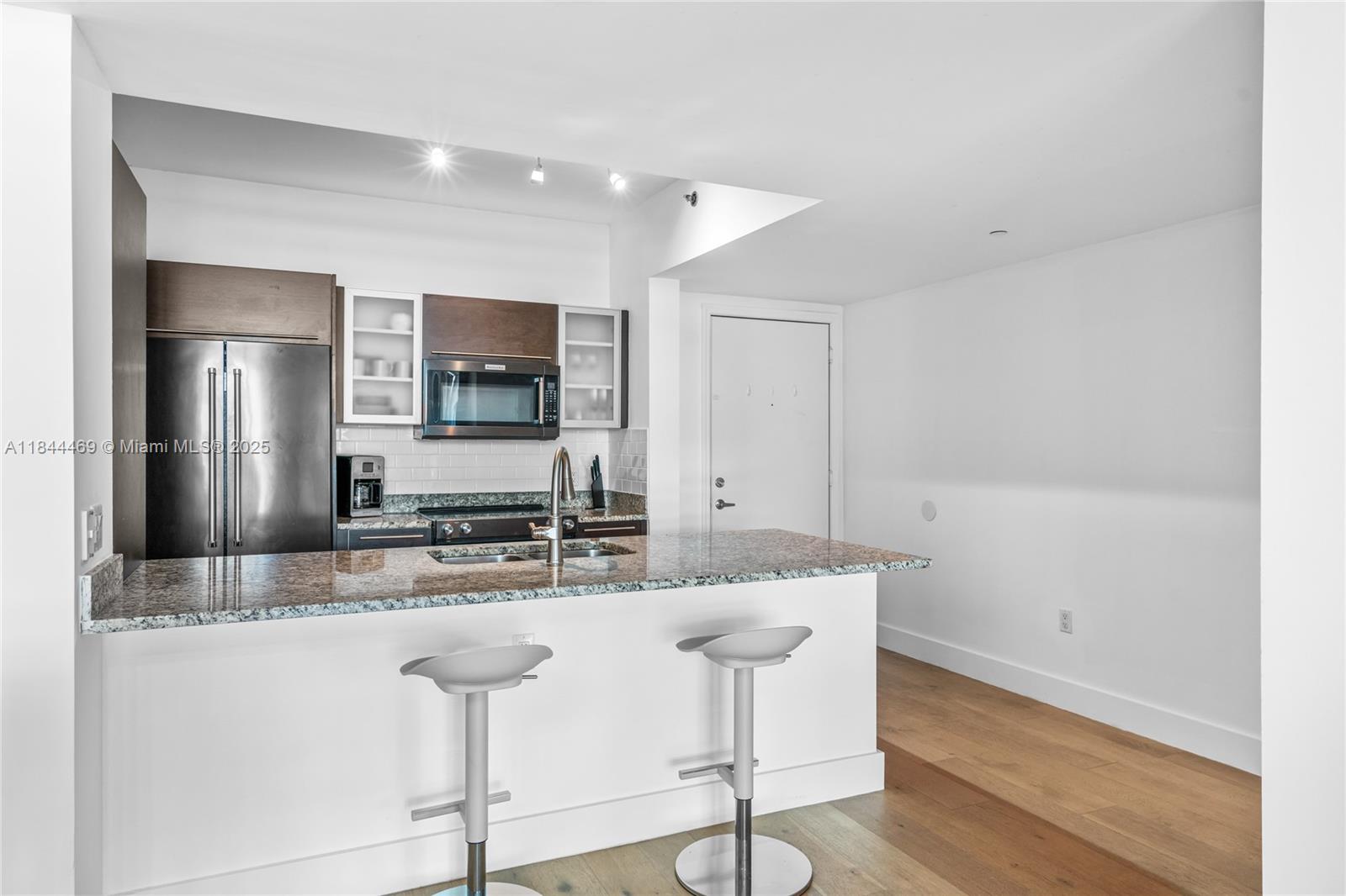 951 Brickell Ave # 1505