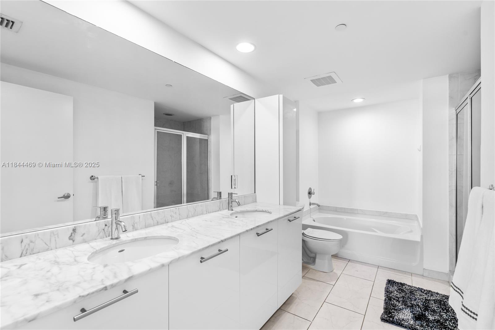 951 Brickell Ave # 1505