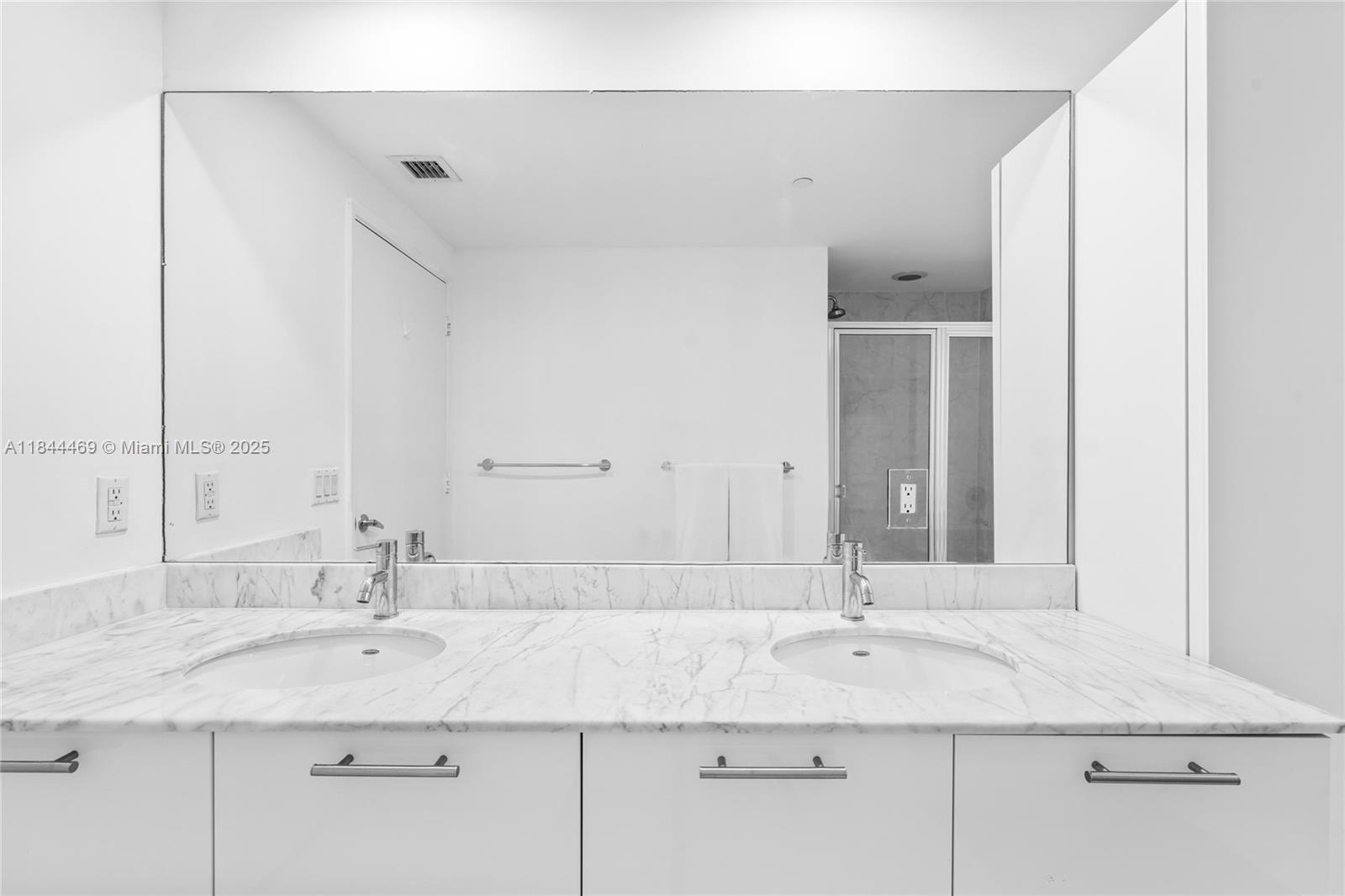 951 Brickell Ave # 1505