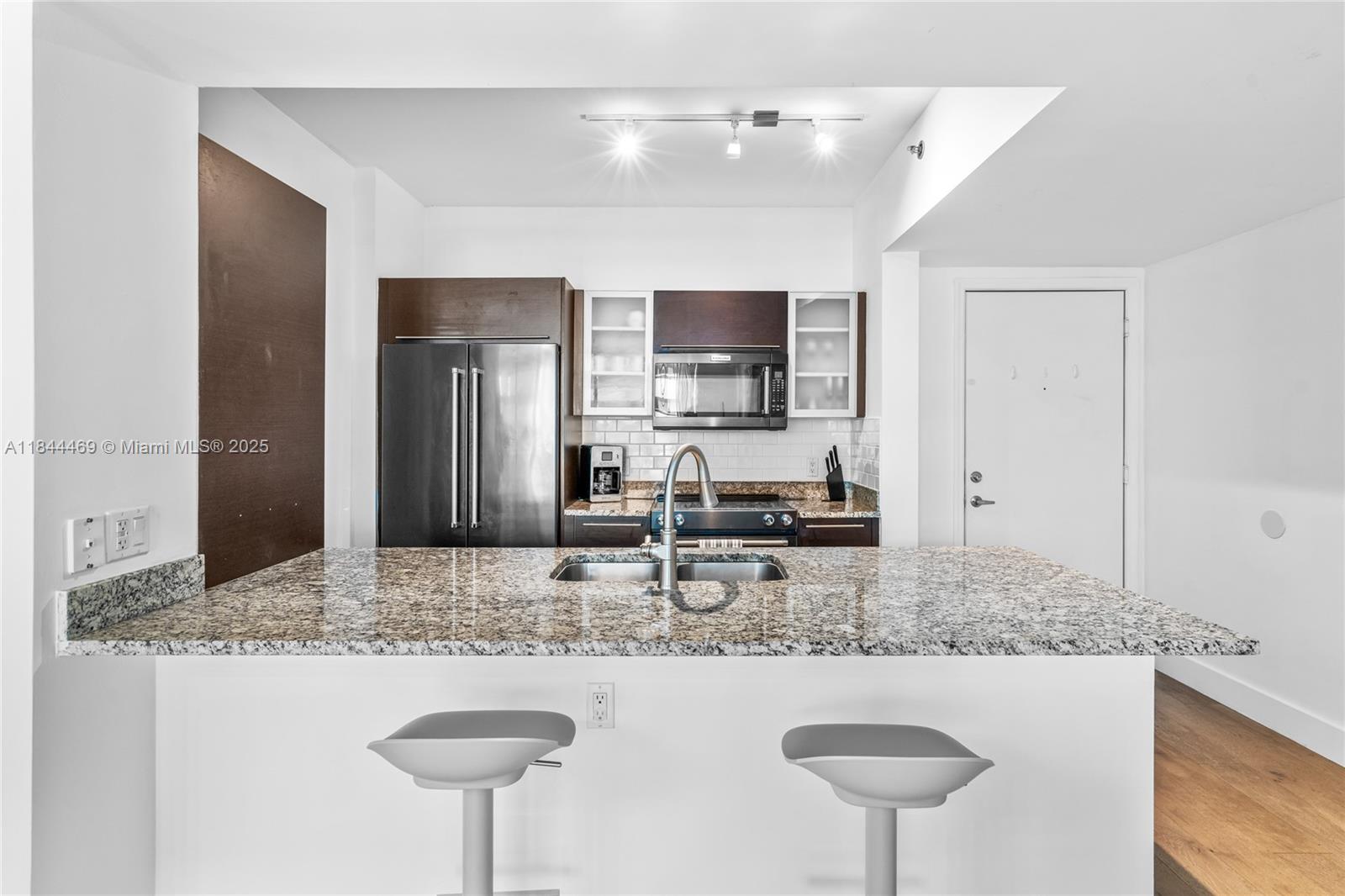 951 Brickell Ave # 1505
