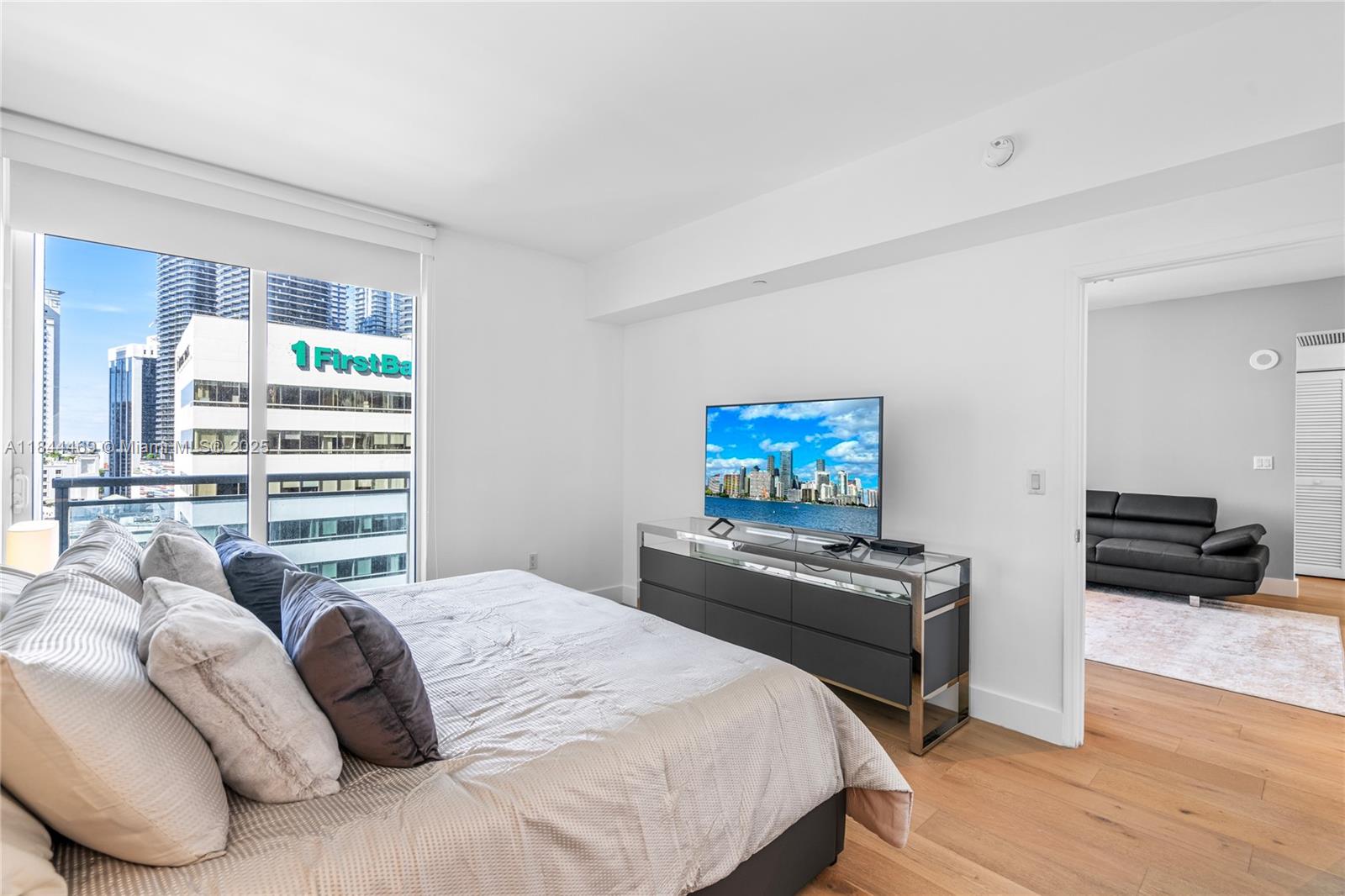 951 Brickell Ave # 1505