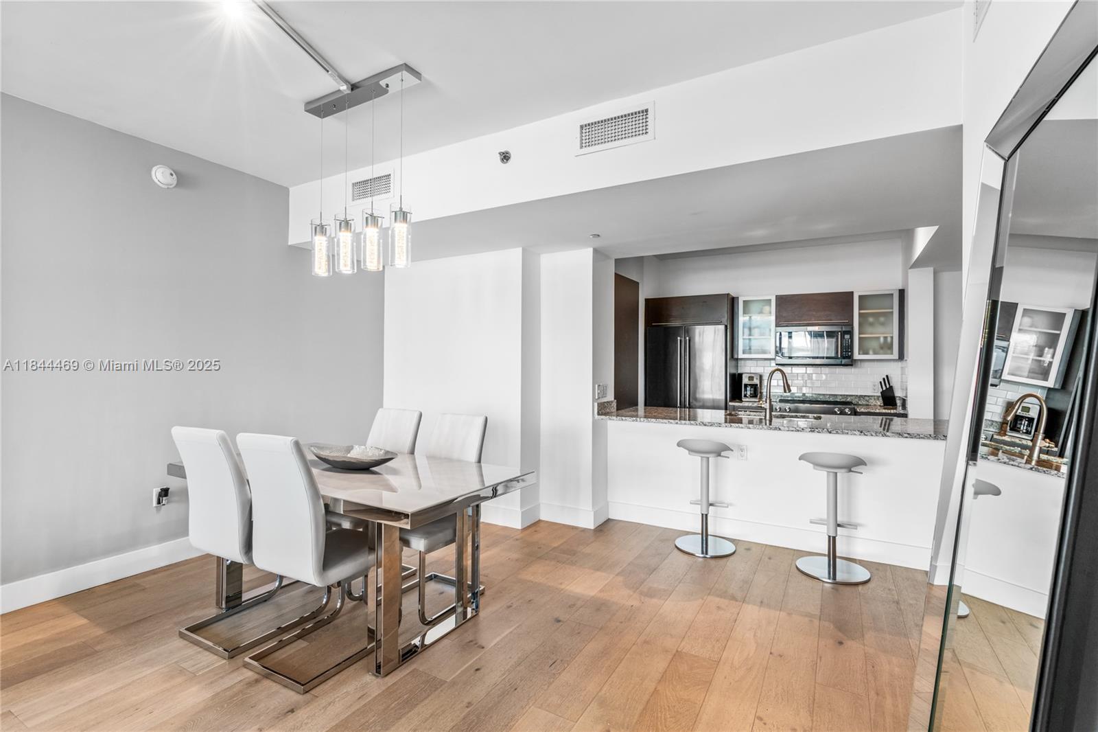 951 Brickell Ave # 1505